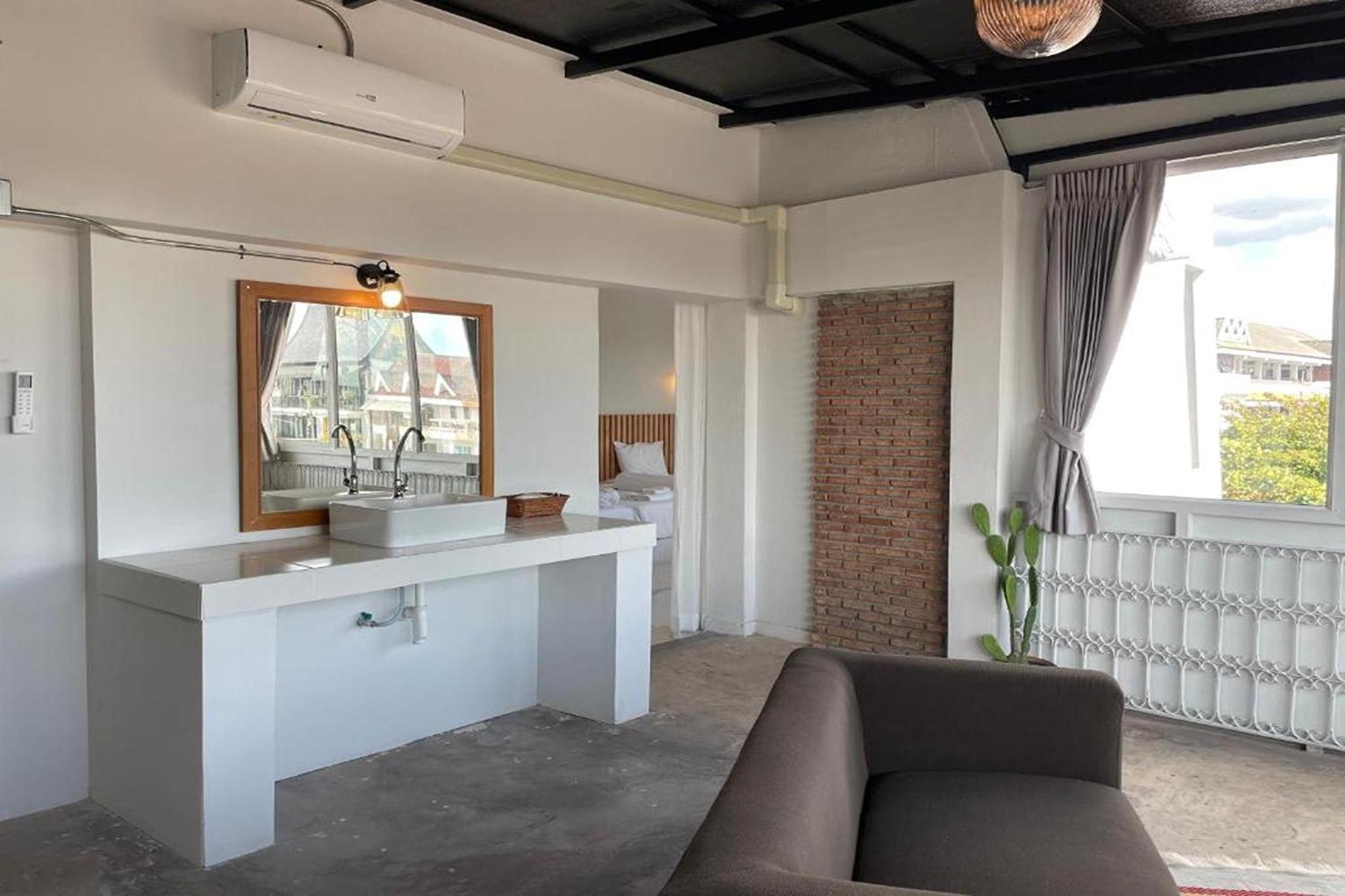 Отель Asaya House Чиангмай Экстерьер фото